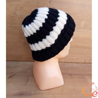 Megzta kepurė ZEBRA 1