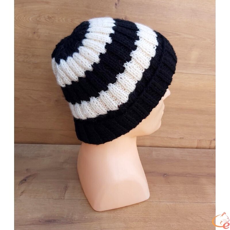 Megzta kepurė ZEBRA 1 Megzta kepurė ZEBRA 1